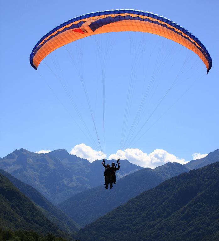 ホテル オテルパノラミック Bagnères-de-Luchon エクステリア 写真