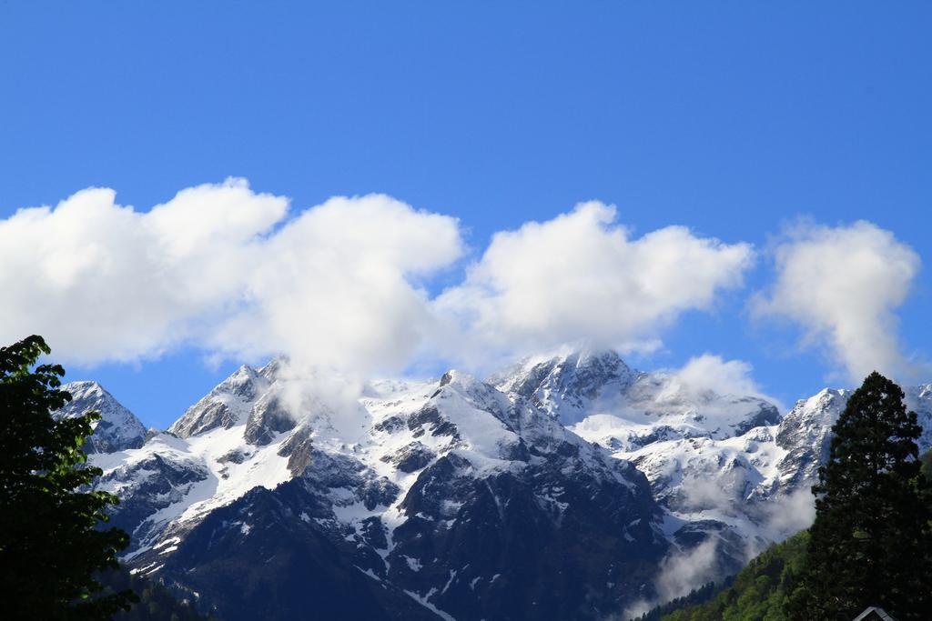 ホテル オテルパノラミック Bagnères-de-Luchon エクステリア 写真